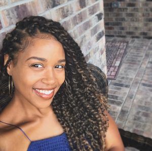 Meet your Posher, Alexis